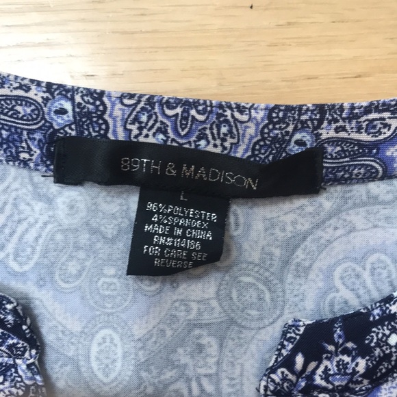 Blue pattern top - Picture 7 of 8